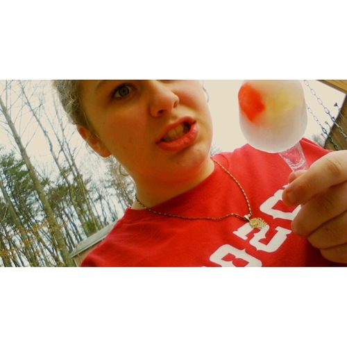 i play softball,Baketball and i love Boxing. Doing it since 2004.(;Also holding place for the worlds biggest Mahomie»»