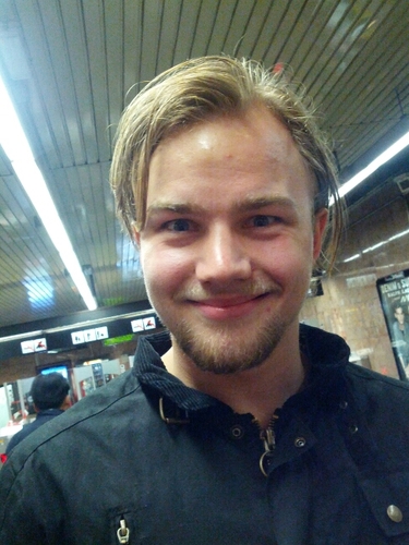 jacequbi's profile picture. Vibe codear och är farsa.