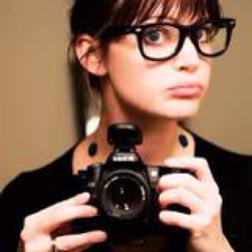 Single|Vampire|photographer and writer, and blood thirsty. I won't bite... [ RP Multi] +18