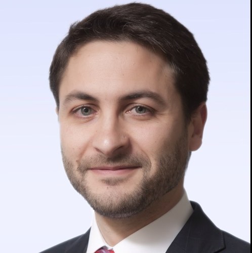 Admin of @InversoresInstitucionales in Telegram and founder of HyperActive Trading. Father of a charming and lovely child. Views are my own.