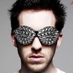 Calvin Harris Official In Habblet !! Galera Me Segue No TT Sigo De Volta Eu Prometoo . bjs