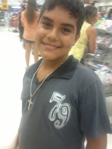 Ele é PERFEITO. Ele é MARAVILHOSO. Ele é INSUBSTITUÍVEL. Ele é DEUS..