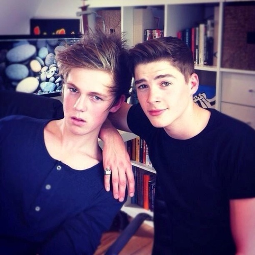 CaspcrLee's profile picture. UM HI.