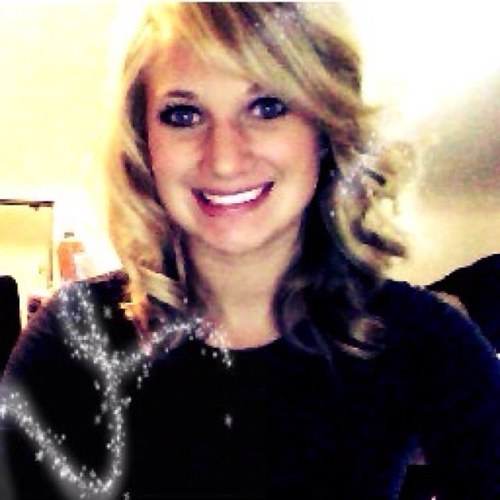 AdviceBlonde's profile picture. 