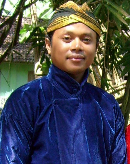 CEO PT 3S Indonesia
Trainer, Coach , Consultant , Marketing PT MWS INDONESIA
Trainer , Finance Yayasan Magnet Rezeki Korwil Banten