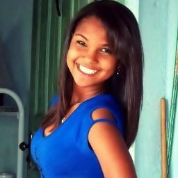 Jesus é o jardineiro e as árvores somos nós Ao som da sua voz,minha alma floresce.Frutos nascem,flores crescem.Ele entrou na minha casa,Ele entrou na minha vida