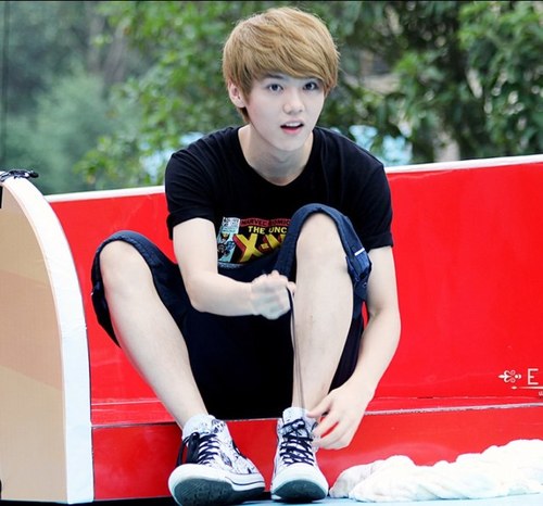 Hello! Follow me pls if U support exo