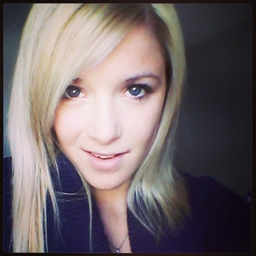 Emarshxx's profile picture. 