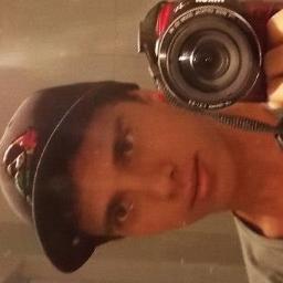 Estudante, 18 anos,meio leso mas SIMPÁTICO , Deejay, sou viciado em musica e apaixonado pela @AnnaSibelle.Contato profissional: djbetinhotoretto@hotmail.com