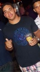 Um cara simples e valorizando a honestidade!!..  meu facebook : https://t.co/ui6a7hMU6G
                 
                    Japaratuba-se ..