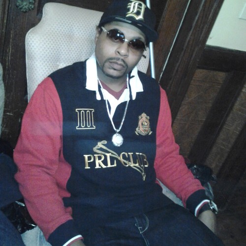 YES ,i have a boyfriend  . I only have ONE day one nigga & thats jazmine we starved together & we fight tpgether ,yall hip ?