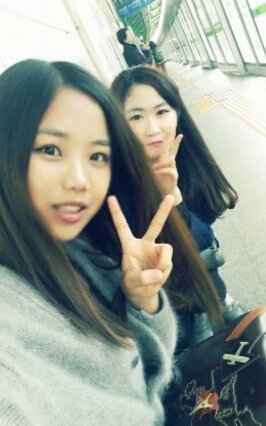 안녕하세요 좋은친구 사귀기 모임입니다.
프로필인증을 거친일반인분들만구성되어 운영하고 있습니다 
다양한 친구들을 사귀기싶은 분들은 
ㅌㄹㄱㄹ@ksimkong02