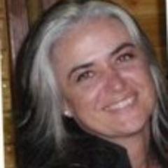 Marketing addicted. Digital linguist. ViewsRmine