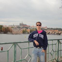 karlitroslitros's profile picture. 