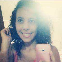 Menina meiga,alegre,sempre de bom humor.
Amo futebol sou apaixonada pelo Corinthians.    
Amor Matheus Araujo