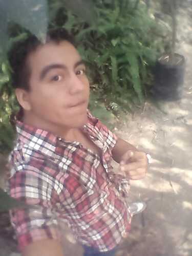 Soy buena onda sin tanta kasaka pasarla bien con los amigos es lo mio hahaha xD