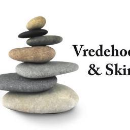 We are an upmarket,on-trend Aesthetic Clinic, Hair Design Studio and Nail Bar in the Vredehoek in Cape Town. Located in vibey Derry Street. Tel 021 461 5055