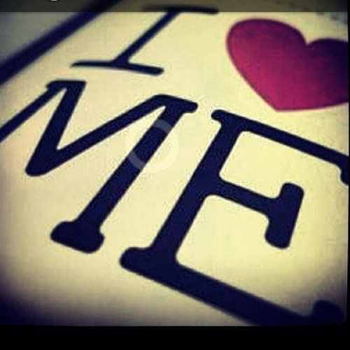 flipflop131821's profile picture. 