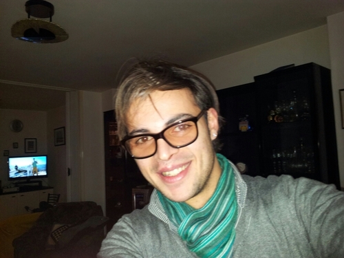 live to love, to hate going to die! hi, I'm a boy dreamer and dream of improving my life!