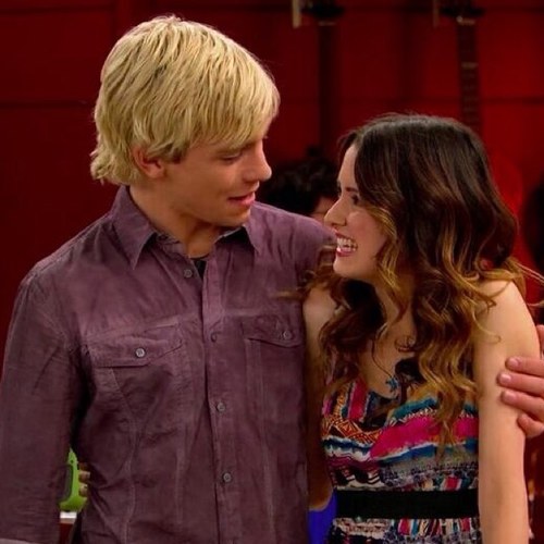 Hey, Ally Dawson here! Ive been writing songs for Austin Moon for I dont know how long! Trish manages and Dez directs. @AustinMoon_Rp1 is the one I love❤