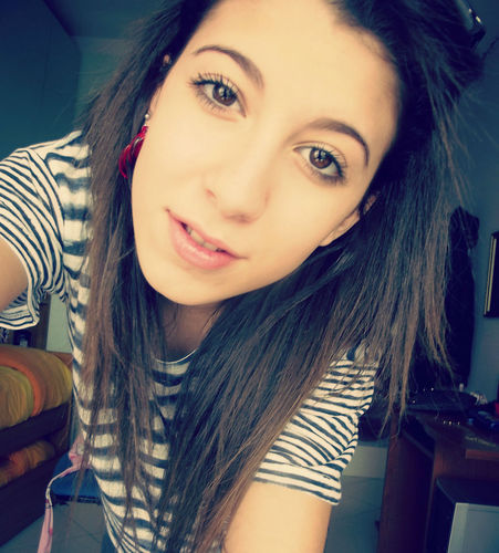 «se i one direction non esistessero, la mia stanza sarebbe più pulita, il mio portafoglio pieno, ma il mio cuore sarebbe vuoto.» ♥