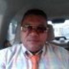 real state agent/single and good-looking