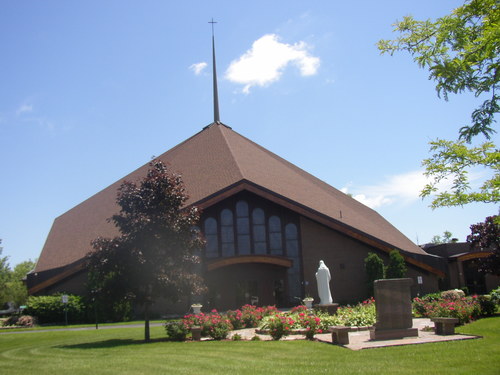 Blessed Sacrament Church is located in the heart of the Town of Tonawanada. Come Join the Spirited, Family Friendly atmosphere our church has to offer.