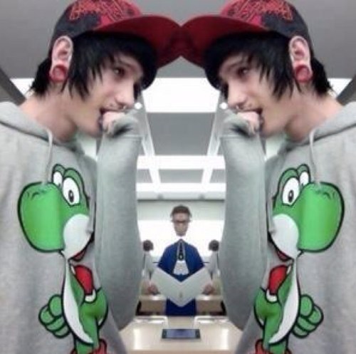 Mah name's Andrew~! Call me Drew. Taken by @DrewsLoggiePoo ❤. Touch him you diee. e.e
