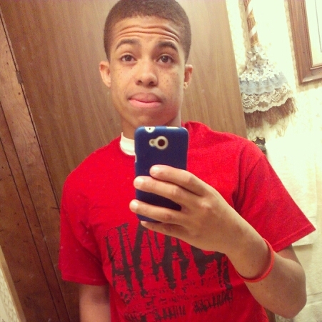 TRE-KING IS JUST A DAMN KING!!!don't like fake niggahs(girls at that),I stay killin likes a KING do,Merkin these niggahs who step to mmmeehh!!!