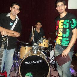 Twitter oficial de Nueva Mente
Banda de rock Cristiano
- Misión: LLevar un mensaje de Amor, Esperanza y Salvacion.
TODO es posible para el que cree.