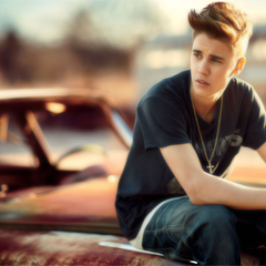 Ninguém é melhor do que ninguém, quem somos por dentro é mais importante.
Justin Bieber  / dona: @dreworld_