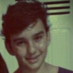 Esquecer, esquecer, esquecer. Passar semanas esquecendo, para vir alguém e me lembrar. Talvez eu tenha lembrado ou nunca tenha Esquecido. - Caio Augusto Leite