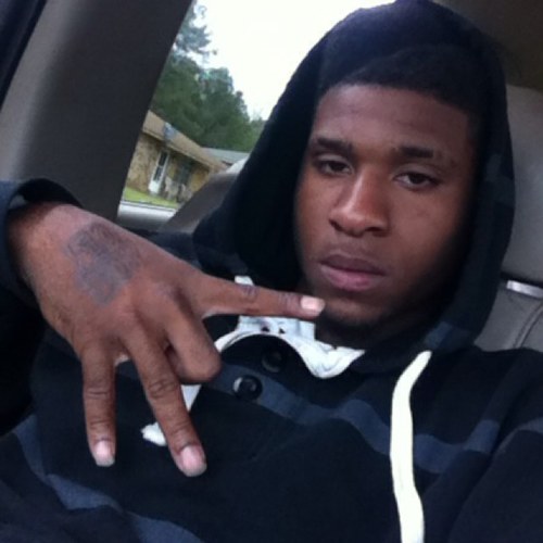 U WANNA SEE WHAT A NIGGA THUGGIN LIKE THEN MF FOLLOW ME AND FIND OUT!!!!!! #TEAMMAVS #TEAMDUMBDICK #TEAMSUAVE #TEAMSAVAGE #TEAMGANGSTA #TEAMNINA TEAMBLUE-FLAG