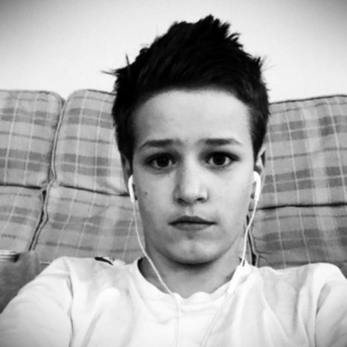 Pierre_Cbt's profile picture. Cette bio est tellement original qu'elle va te donner envie de me follow. Instagram : pierre_cbt