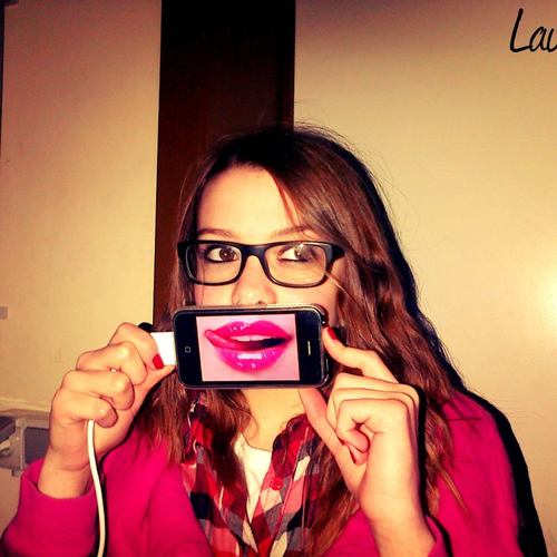 ~ I love Bruno Mars ~ ❤ ♫
desoler je ne sais plus vous follower pour le moment..  ❤ ;$