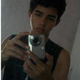 Sou evagelico.
Gosto muito de cantar.