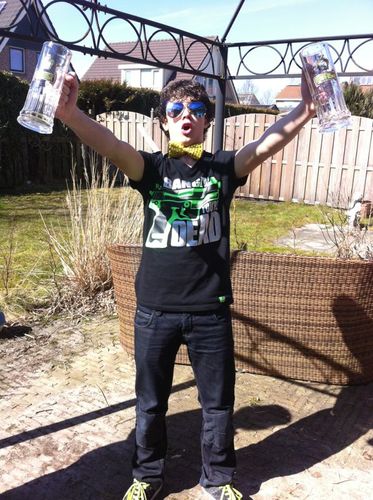 16 YO ll VMBO 4 JA LD ll GTAV/MW3 ll hiphop/rap, punkrock ll Marshall Bruce Mathers ll Bro's before ho's