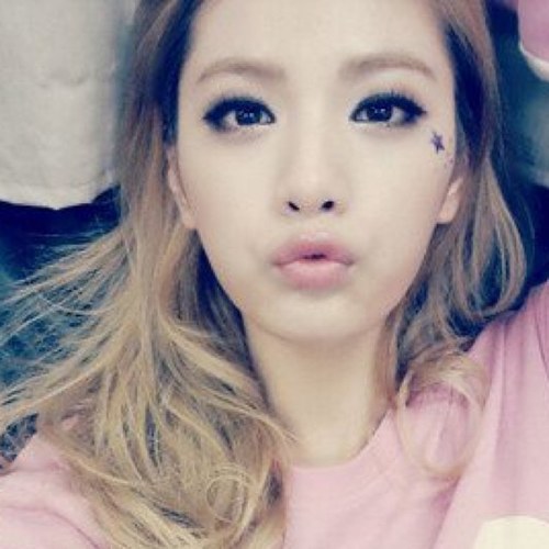 xCutiefaux's profile picture. Lover of music and dance. Let's call it K-pop. Smile! It makes you look beautiful. {k-pop idol bish} {{Single/Straight/RP}}