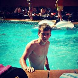 14. Footballer. BBM: 2916FD8D