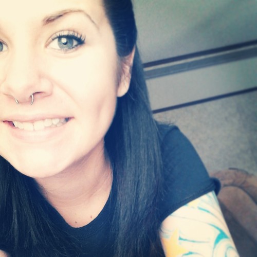 JessicaJones_5's profile picture. good music. fast cars. fun times. close friends. skinny jeans. converse. vans. life.