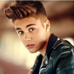 follow me i follow back !!
@justinbieber & @justswaggyy please follow me back ♥ 
All beliebers can also follow me thank you !!