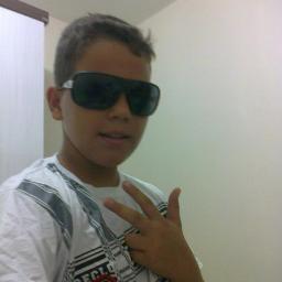 Eu poderia ter forças pra tudo,menos pra ficar longe de você..