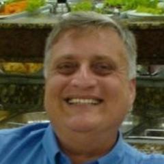 Consultor e gestor de negócios e marketing da internet