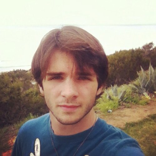 JoshRGilbert's profile picture. 🌊🌴☀️