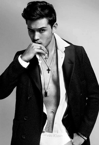 Bio in progress... [Divergent Rp|Bi|18+|Fc: Francisco Lachowski]