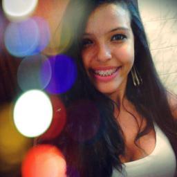 Não basta sonhar,você tem que realizar. 
Não basta falar, você tem que agir. 
Não basta querer, você tem que merecer.