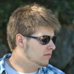 Player of LoL, coach and sexy ... extremely sexy