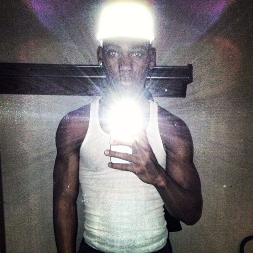 Football player/ Track runner | #GHS | #Nike Wearer | #Leo| Follow me on IG: @nikelarellesmith