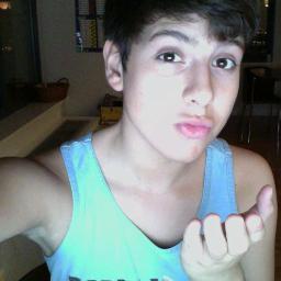 Hola... Somos Hunters de chile  Amamos a @matthunter123 es nuestro IDOLO siguenos hunter!
                    SMILE:) MATT
