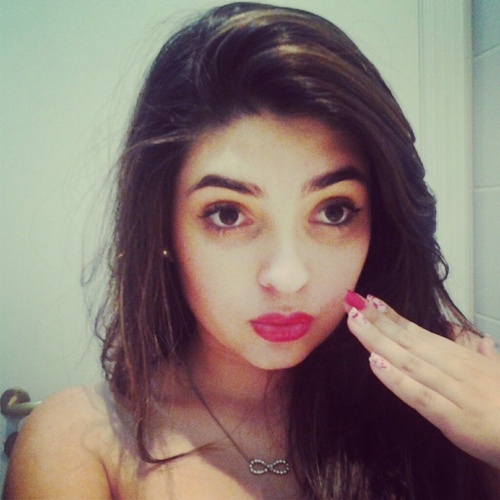 pqpcaamiisz's profile picture. Sou do tipo C3: Ciumenta, chata, e curiosa 17, #canceriana, moleca,ciumenta,cantora de banheiro, musicas, leitura, amigos, festas, fotos